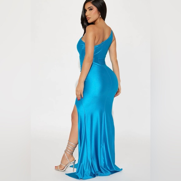 Turquoise Gown - Picture 4 of 6